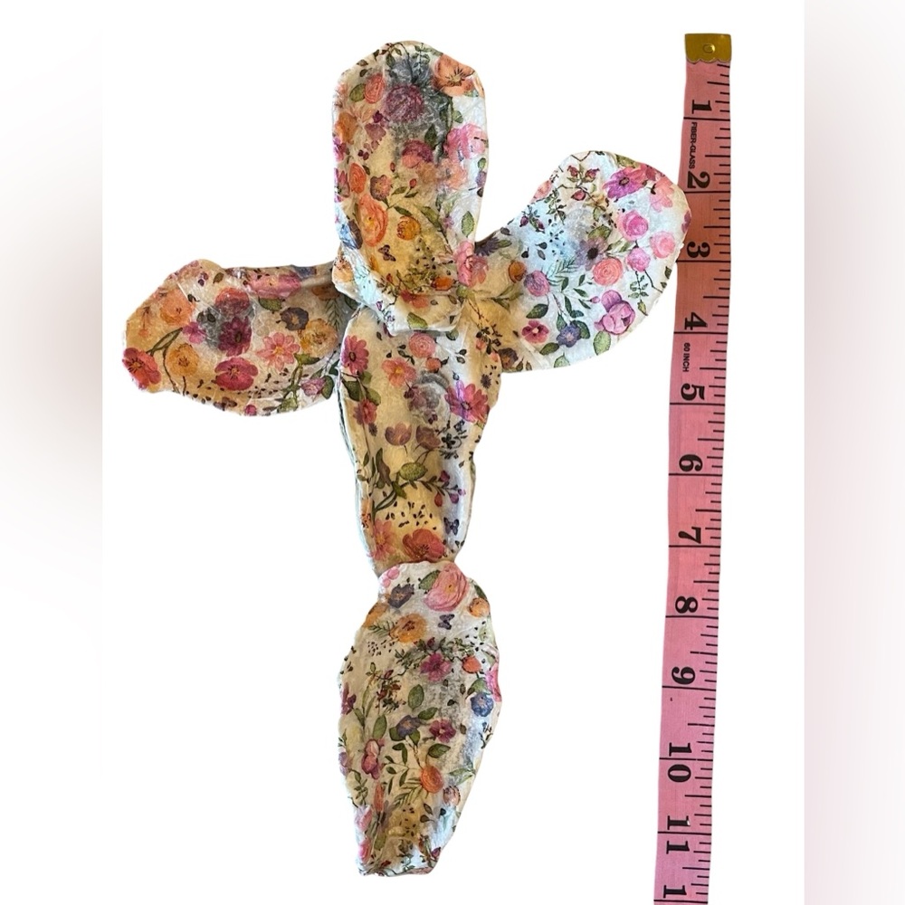 Oyster Shell Cross Decor - Picture 3 of 5
